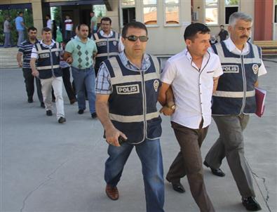 Suçüstü Yakalanan Gaspçılar Adliyeye Sevk Edildi