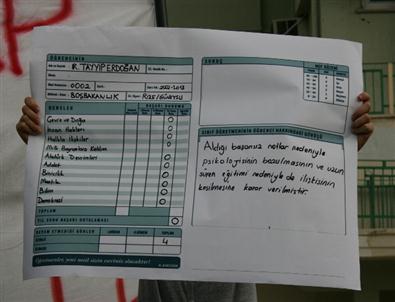 Gezi Parkı Eylemlerinde Başbakan’a Karne Verdiler