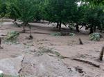 İSMET KORKMAZ - Kiraz Belediyesi Sel Felaketine Uğrayan Köye Yardım Elini Uzattı