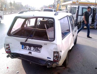 Kocaeli'de Trafik Kazası: 2 Yaralı