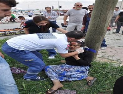 Otomobille Ticari Araç Çarpıştı: 3’ü Çocuk 5 Yaralı