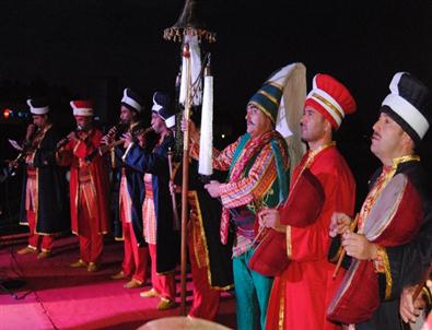 Tire 2. Kültür ve Sanat Şenliğin'e Kadın Efeler Damgasını Vurdu