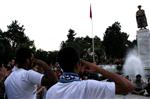 Atatürk Anıtı Önünde ‘duran Adama’ Eylemi