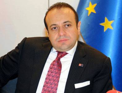 Bakan Bağış'tan CHP'ye 'Duran Adam' göndermesi