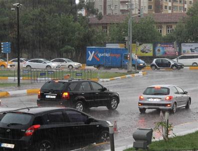 Diyarbakır'da Sağanak Yağış