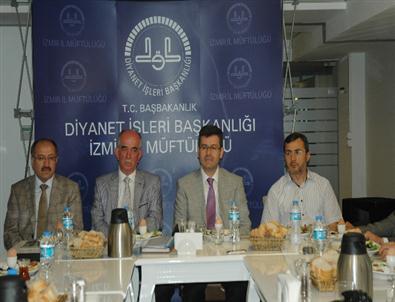 İzmir İl Müftüsü Gazetecilerle Buluştu