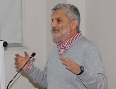 Salih Memecan'dan 'duran adam' karikatürü