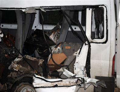 Yüksekova'da Trafik Kazası: 3 Ölü, 11 Yaralı