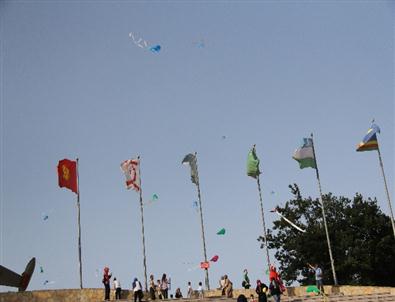 Bayraktepe'deki Uçurtma Şenliği Renkli Görüntülere Sahne Oldu