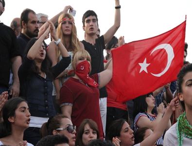 İskenderun’da Gezi Parkı Eylemcilerine Polisten Müdahale