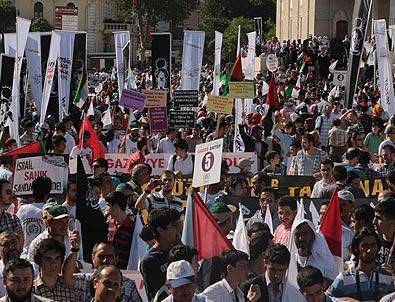 İstanbul'da 'Mavi Marmara' yürüyüşü