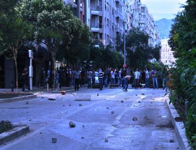 İzmir’de Taksim’e Destek Eyleminde Polisten Müdahale