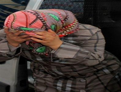 'seni De Anneni De Satacağım' Diyen Babasını Bıçakladı