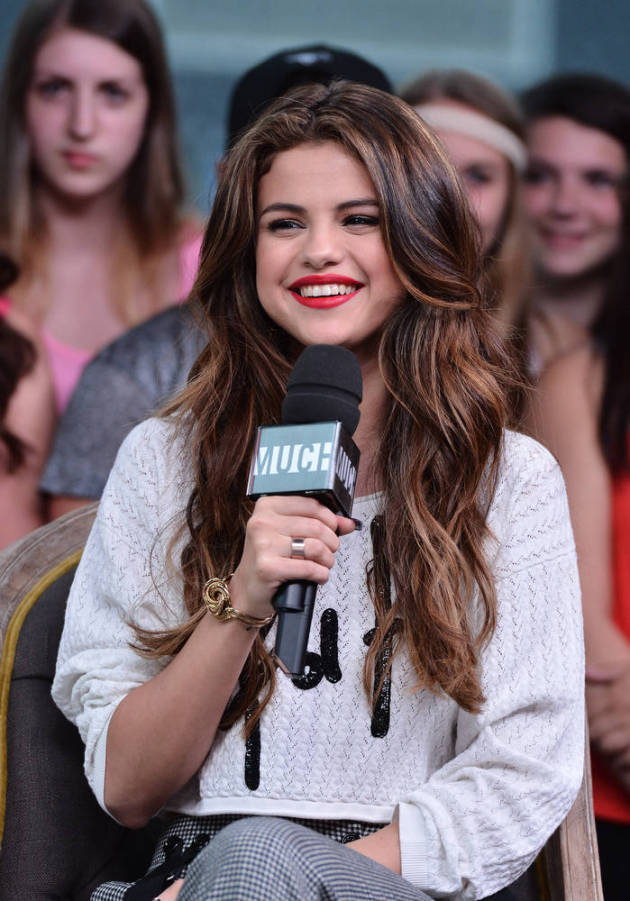 Dünya Ona O Kendisine Hayran!