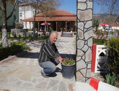 Dereköy Belediyesi’nden Çiçek Dikim Çalışmaları