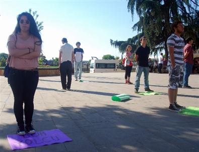 Liseli “duran Adamlar”