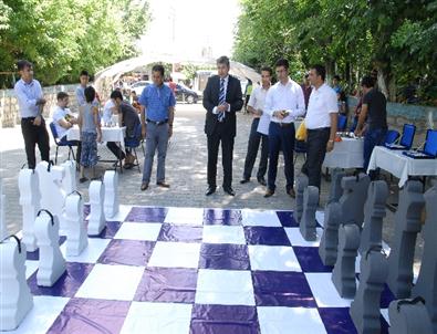 Meydanda Satranç Turnuvası