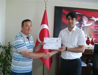 Selendi'de Ağaç Dikenlere Sertifika Verildi