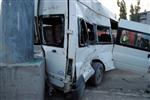 HÜSEYIN KAYA - Yüksekova’da Trafik Kazası:1 Ölü, 15 Yaralı