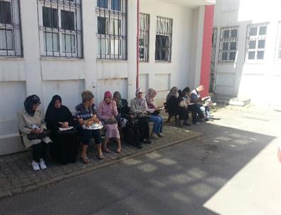 Lys’de Adaylar İçeride, Veliler Dışarıda Ter Döktü