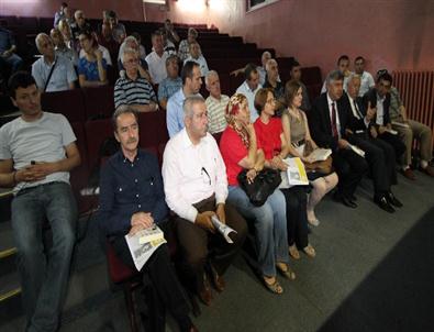 Tığ, Okurlarıyla Söyleşti, Kitabını İmzaladı