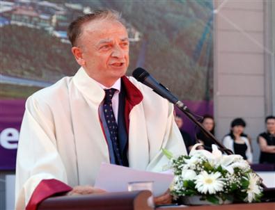 Maltepe Üniversitesi 13. Dönem Mezunlarını Törenle Uğurladı