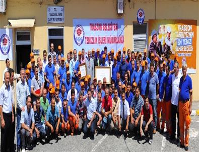 Başkan Gümrükçüoğlu’dan Temizlik İşçilerine Teşekkür