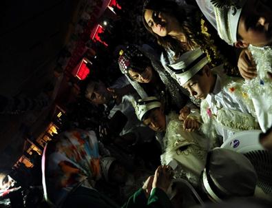 313 Çocuk Erkekliğe İlk Adımını Attı