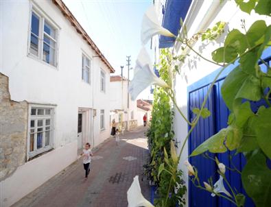 500 Yıllık Sığacık Kalesi, Tatil Köyüne Dönüşüyor