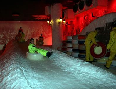 Antalya'da Eksi 5 Derecede Kar Keyfi