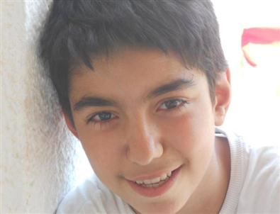 Ödemiş'te Traktörden Düşen Genç Hayatını Kaybetti