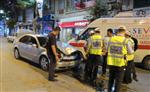 Otomobil Duran Ambulansa Çarptı; 1 Ölü