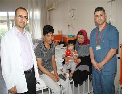 Afganlı Bebeğin Ameliyat Masraflarını D.Ü Hastaneleri Üstlendi