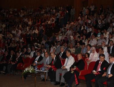 Atatürk Üniversitesi Tıp Fakültesi 43. Dönem Mezunlarını Verdi