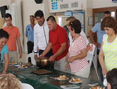 Foça'da Slow Food Üyeleri Peynir Yapımını Öğretti