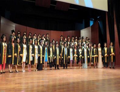 İnönü Tıp 20. Dönem Mezunlarını Verdi