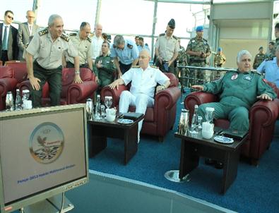 Pençe-2013 Tatbikatında Gece ve Gündüz Atışları Yapıldı