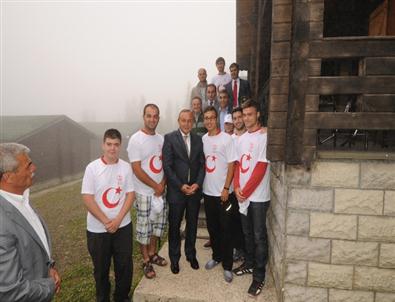 Vali Kızılcık, Düzköy Doğa Kampında Gençlerle Buluştu