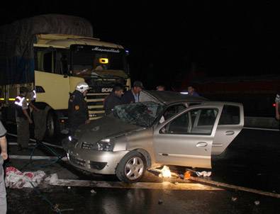 Karayolu kan gölüne döndü