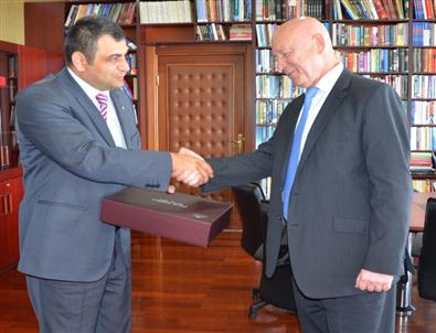 Saratov Devlet Üniversitesi İle Çomü Arasında Akademik İş Birliği Anlaşması İmzalandı