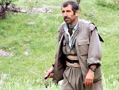 Yine sahneye çıktı