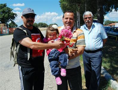 Gezi Parkı'na Destek İçin Bayramiç'ten Yürüyerek Yola Çıktı