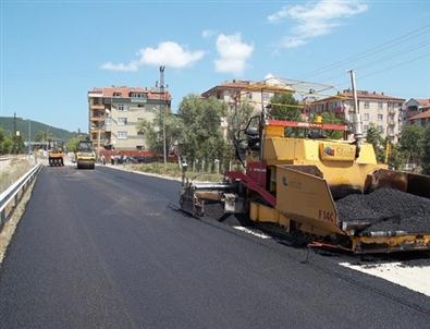 Saltukova’da Yol Yapım Çalışmaları Devam Ediyor