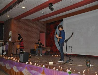 Silopi Atatürk Anadolu Lisesinde Şiir ve Müzik Dinletisi Programı