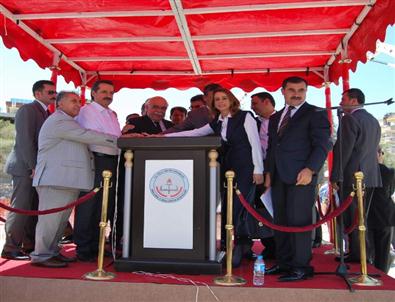 130 Okulun Temeli Atıldı