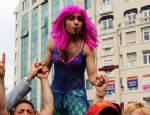 ALPEREN OCAKLARı - Eşcinsel yürüyüşünde gergin anlar