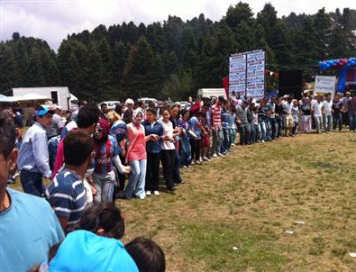 Trabzonlular Uludağ'da Horon Tepti