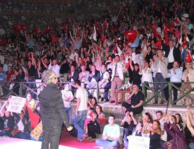 Aydın’da Nazım Hikmet Törenle Anıldı