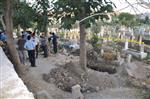 Cizre’de Mezarlıkta Elbiseleriyle Gömülmüş İki Kişiye Ait Kemikler Bulundu