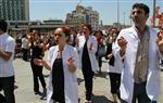 YOGA - Grev Yapan Doktorlar, Gezi Parkına Eylemcilerine Destek Verdi
